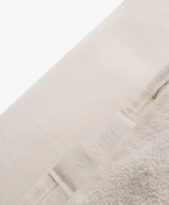 Viveh Bio-Katoenen Monogram Logo Handdoek - Coconut Milk 12 Viveh Bio-Katoenen Monogram Logo Handdoek - Coconut Milk -JAMES PERSE WINKEL 0133868c ef5a 45bb a295 ee84a283b9cc 24