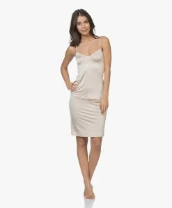 Hanro Satin Deluxe Onderrok - Natural 11 Hanro Satin Deluxe Onderrok - Natural -JAMES PERSE WINKEL 181220 HANRO Satin Deluxe Spaghetti Top Natural 49