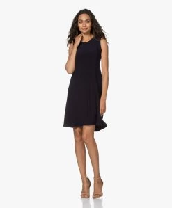 Norma Kamali Sleeveless Swing Tech Jersey Jurk - Midnight -JAMES PERSE WINKEL 200709 34ca1442 7da3 4efd bf73 c2330aa5eed8