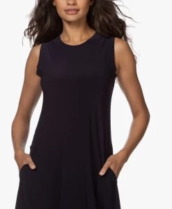 Norma Kamali Sleeveless Swing Tech Jersey Jurk - Midnight -JAMES PERSE WINKEL 200709 54b96e37 64d9 436e 9a27 d4e8e3e5fb2c