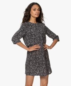 Equipment Aubrey Zijden Mini Jurk Met Luipaardprint - Silver Steel -JAMES PERSE WINKEL 200827 23b58e8f 6627 4c25 932d 491e6d378a6c