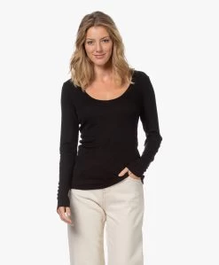 By Malene Birger Charlize Lyocell Longsleeve - Zwart -JAMES PERSE WINKEL 210701 462930a9 09a8 44f7 8c27 3b5949c87f10