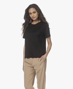 By Malene Birger Aleah Lyocell T-Shirt - Zwart -JAMES PERSE WINKEL 220211 16a336ab 713b 4f11 8f51 557a62cb2246