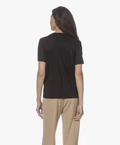 By Malene Birger Aleah Lyocell T-Shirt - Zwart -JAMES PERSE WINKEL 220211 19151c23 3db2 47ce ba11 171af3f335ef