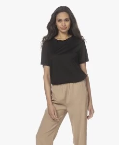 By Malene Birger Aleah Lyocell T-Shirt - Zwart -JAMES PERSE WINKEL 220211 2f4f4381 3677 4bd4 ad34 707bd6c6d20f
