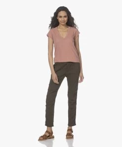 James Perse V-Hals T-Shirt In Extrafijne Jersey - Old Rose -JAMES PERSE WINKEL 220304 16ab1449 7578 4763 a289 90f71aecfc3f