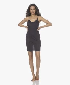 Majestic Filatures Viscose Jersey Onderjurk - Marine 27 Majestic Filatures Viscose Jersey Onderjurk - Marine -JAMES PERSE WINKEL 220318 8479c94f aa30 452d a444 c1af7bb9b127