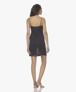 Majestic Filatures Viscose Jersey Onderjurk - Marine 18 Majestic Filatures Viscose Jersey Onderjurk - Marine -JAMES PERSE WINKEL 220318 e7db86c5 3fcd 4dd2 8d66 c9a4064b572c