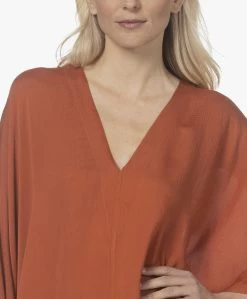 Su Paris Palma Batwing Sleeve Viscosemix Kaftan - Brick -JAMES PERSE WINKEL 220421 5456a61c af97 4462 8e05 deaf702d2d94