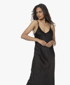 Resort Finest Satijnen Midi Slip Dress - Zwart -JAMES PERSE WINKEL 220517 841f2cfe 693c 4c2b bec9 848690407bb2