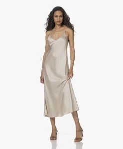 Resort Finest Satijnen Midi Slip Dress - Champagne -JAMES PERSE WINKEL 220517 f73fe589 ca50 46ea 9454 e0f93d986bf9