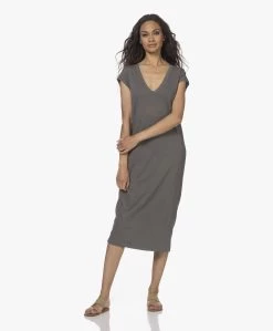 James Perse Supima Mix Jersey V-Hals Midi Jurk - Jungle -JAMES PERSE WINKEL 220525 2c4e2462 e59c 48ab a180 ec3e14837ee9