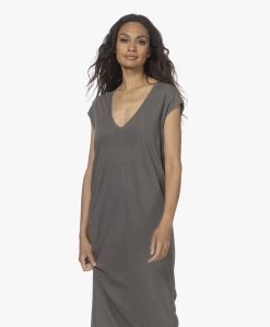 James Perse Supima Mix Jersey V-Hals Midi Jurk - Jungle -JAMES PERSE WINKEL 220525 b9f14cc9 4ae3 4b6b 8d96 6ea68e32cd38