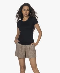 Majestic Filatures Slim-Fit Viscose T-Shirt - Marine 25 Majestic Filatures Slim-Fit Viscose T-Shirt - Marine -JAMES PERSE WINKEL 220714 08b9e888 ad04 471b b6d8 75e7fe5fdfd8