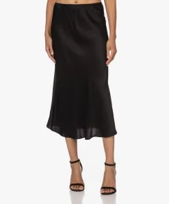 Resort Finest Frivo Satijnen Midi Rok - Zwart