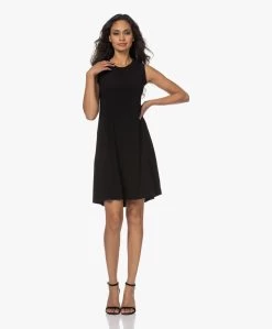 Norma Kamali Sleeveless Swing Tech Jersey Jurk - Zwart -JAMES PERSE WINKEL 221117 f2bc87f9 7836 42e4 b25a ee5a77bc8a30