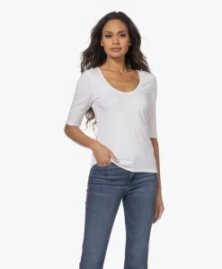 Filippa K Cotton Stretch Scoop Neck T-Shirt - Wit -JAMES PERSE WINKEL 221129 e9fb1332 d2ba 4a64 beba e9feb039d82a