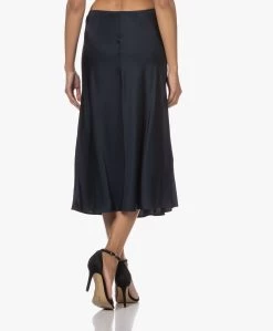 Resort Finest Frivo Satijnen Midi Rok - Navy -JAMES PERSE WINKEL 221220 93c77eb7 6c20 4ae1 9dd3 c6edbcad28ab