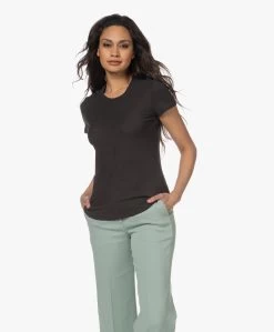 James Perse Supima Slub Jersey T-Shirt - Carbon 26 James Perse Supima Slub Jersey T-Shirt - Carbon -JAMES PERSE WINKEL 230221 03b14e7e afa4 4d7a 9fcd 7621d5dc5d13