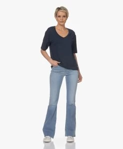 Woman By Earn Hannah Modal V-Hals T-Shirt - Navy -JAMES PERSE WINKEL 230222 5abe717c c08a 4264 b33c 9748774edd53