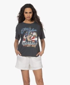 Daydreamer Elton John Rocket Man Boyfriend T-Shirt - Vintage Black -JAMES PERSE WINKEL 230307 e6667398 e1b1 405c ba45 5cb790429fe8