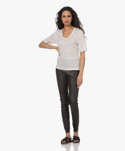 By Malene Birger Amaringa Lyocell En Linnen T-Shirt - Soft White -JAMES PERSE WINKEL 230308 a489a132 6ec1 4cd2 993e dbdd936cf6a0