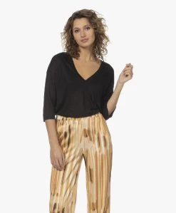 Neeve The Iris V-Hals T-Shirt Met Driekwart Mouwen - Zwart -JAMES PERSE WINKEL 230309 36499671 3422 46ff 921f fd446dda5282