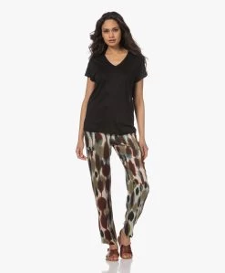 Gai+Lisva Simone Linnen V-Hals T-Shirt - Zwart -JAMES PERSE WINKEL 230320 5dfd923c 96cb 41fb 8cfb aeecef3233f8