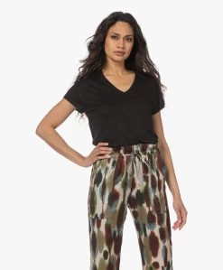 Gai+Lisva Simone Linnen V-Hals T-Shirt - Zwart -JAMES PERSE WINKEL 230320 ffa2b35e bea4 4f19 86d8 576629fceeed