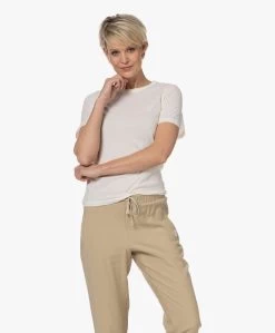 Resort Finest Katoen-Cashmere R-Hals T-Shirt - Ecru -JAMES PERSE WINKEL 230322 03ec004b 2c65 4897 b2fc d833bbb20d31