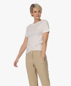 Resort Finest Katoen-Cashmere R-Hals T-Shirt - Ecru -JAMES PERSE WINKEL 230322 6b71ba30 76be 4c4d b714 bdc5a65c187c