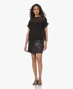 By Malene Birger Esmaa Lamsleren Overslag Minirok - Zwart -JAMES PERSE WINKEL 230425 18b7fad1 1c99 45ea aff6 b62469be2407