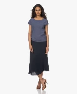 Lasalle Viscose Crêpe A-Lijn Midi Rok - Navy -JAMES PERSE WINKEL 230425 a3026b6d dd33 482f bcc2 37e79071c2bd