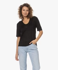 By Malene Birger Amaringa Lyocell En Linnen T-Shirt - Zwart -JAMES PERSE WINKEL 230510 c00a0ed1 1035 4a55 94b2 80feb3d709dc