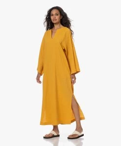 By Malene Birger Kayia Gesmokte Kaftan Jurk - Yellow Sunset -JAMES PERSE WINKEL 230524 0b9777d7 62d6 44a6 8529 94afee457cc2