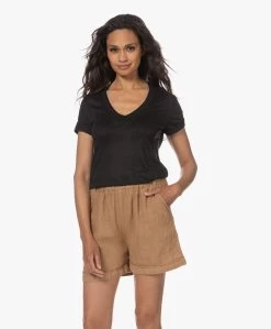 Resort Finest Linnen V-Hals Korte Mouwen T-Shirt - Zwart -JAMES PERSE WINKEL 230524 62f9533a a9f8 4e4b b463 7992a3175745