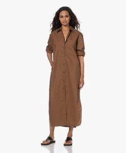 By Malene Birger Perros Poplin Maxi Blousejurk - Bison -JAMES PERSE WINKEL 230524 6b977f66 8423 4231 a1aa b57c260b5b1a