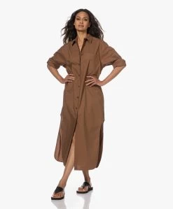 By Malene Birger Perros Poplin Maxi Blousejurk - Bison -JAMES PERSE WINKEL 230524 aa9d8a30 cc90 4025 9305 ef40d9d6bb2d