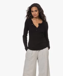 Michael Stars Kit Henley Rib Jersey Longsleeve - Zwart -JAMES PERSE WINKEL 230524 c86a1b44 aa02 4fbf 8dc9 75f2b9905b2c