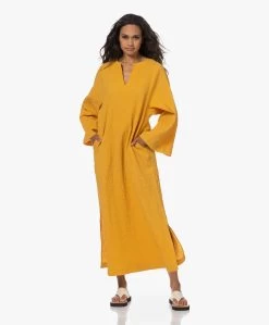 By Malene Birger Kayia Gesmokte Kaftan Jurk - Yellow Sunset -JAMES PERSE WINKEL 230524 f56c5428 37c7 4b17 8b86 811481a56b85