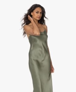 Anine Bing Chloe Zijden Slip Dress - Artichoke -JAMES PERSE WINKEL 230530 68379510 d5e9 420c 820d a606230d4f5a