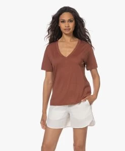 By-Bar Lilly Tencelmix V-Hals T-Shirt - Bricks -JAMES PERSE WINKEL 230531 487f749e 44b8 400c 83d6 444a80ff0192