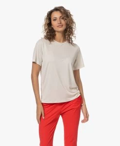 By Malene Birger Aleah Lyocell T-Shirt - Whisper White -JAMES PERSE WINKEL 230601 8db0749e b1c7 4142 b7d9 82f71ba73deb