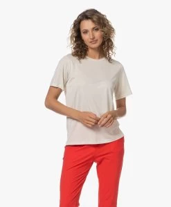 By Malene Birger Aleah Lyocell T-Shirt - Whisper White -JAMES PERSE WINKEL 230601 b9d0fd74 a9ea 4a33 a653 b02a6eae3bd7