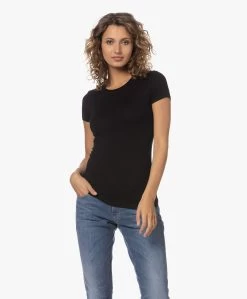 Majestic Filatures Slim-Fit Viscose T-Shirt - Zwart -JAMES PERSE WINKEL 230601 cf993ec1 3e79 464a 9c4f 688cdf6b50d0