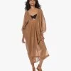 Su Paris Talia Katoenen Gauze Kaftan - Tan 1 Su Paris Talia Katoenen Gauze Kaftan - Tan -JAMES PERSE WINKEL 230606 ad179e6e 05af 46dd babe cbfbf935d1b7