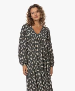 By-Bar Hayley Baski Print Viscose Maxi Jurk - Donkergroen/Crème -JAMES PERSE WINKEL 230620 4728527b 7e34 4808 9783 4768dedf8aa4