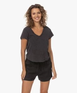 American Vintage Sonoma Cropped V-Hals T-Shirt - Vintage Black -JAMES PERSE WINKEL 230620 a3fd391d 8f69 404d be3d ce841408ecda