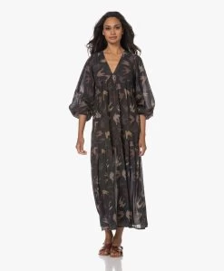 By-Bar Hayley Bird Print Crinkle Maxi Jurk - Off-Black/Multi