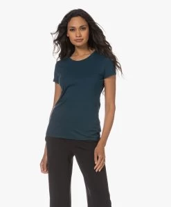 Majestic Filatures Jamie Deluxe Katoenen T-Shirt - Haute Mer -JAMES PERSE WINKEL 230706 46c59aa8 15fe 4d32 a0fe a1e6d1e15bb0